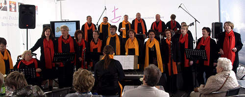 St. Jakobi Gospelchor Bremen bei der Eröffnung des Pavillons des bremischen Landeskirche