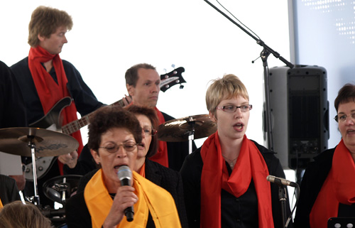 St. Jakobi Gospelchor Bremen bei der Eröffnung des Pavillons des bremischen Landeskirche