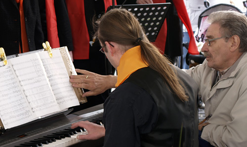St. Jakobi Gospelchor Bremen bei der Eröffnung des Pavillons des bremischen Landeskirche